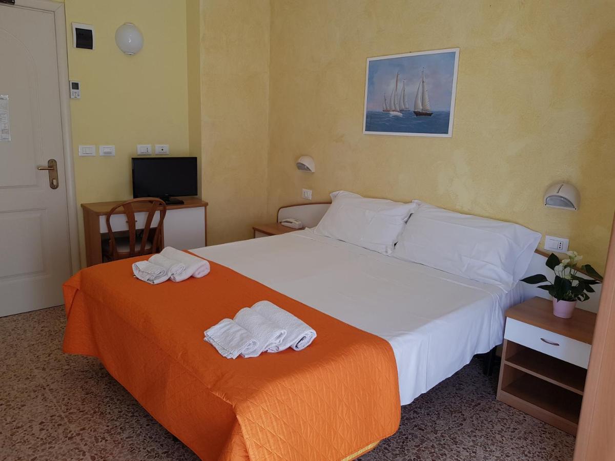 Hotel Naica Rimini Eksteriør bilde